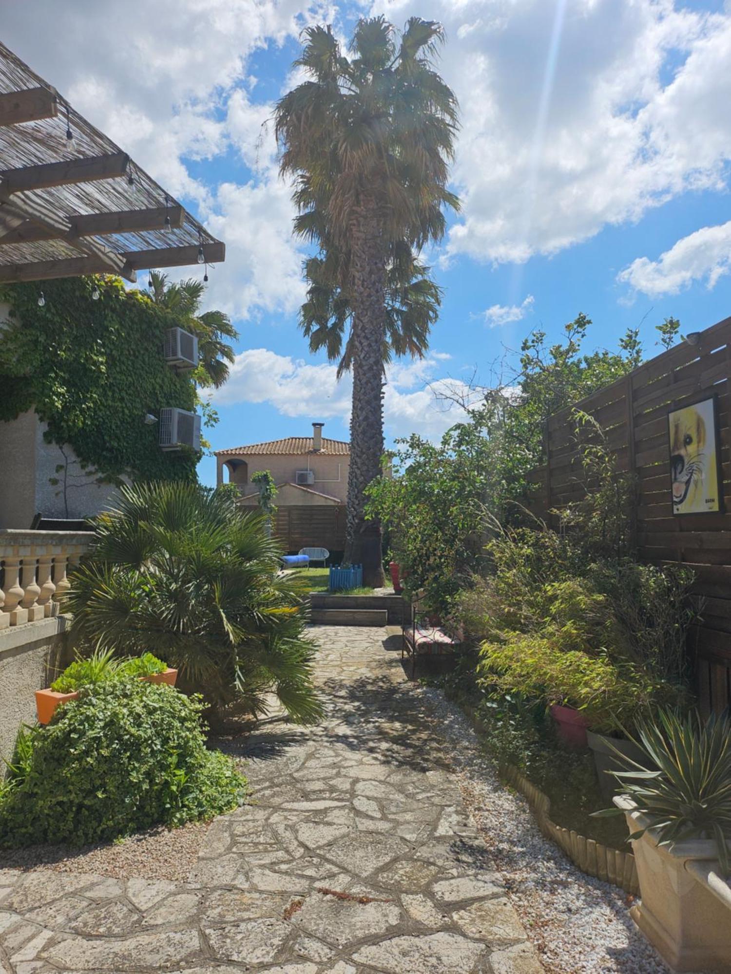 Belle Villa Lespignan Exterior photo